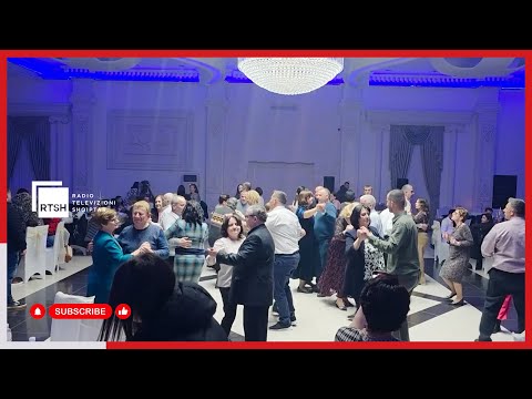 Festat e fundvitit në Ziçisht të Devollit, festojnë të gjithë bashkë, atmosferë edhe nga emigrantët