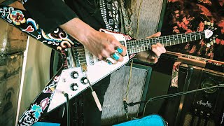 Video thumbnail for Electric Blues Guitar • Jimi Hendrix Signature Gibson Flying V and Marshall JTM45 by Justin Johnson