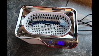 Download lagu Cleaning eye glasses with an Ultrasonic Cleaner mp3