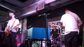 Tom Vek 06 The Girl You Wouldn&#39;t Leave For Any Other Girl (Rough Trade East London 10/06/2014)