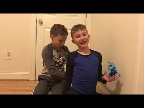 Bot Race Build a Bot Race Buzzy Bee vs Scatter Ant