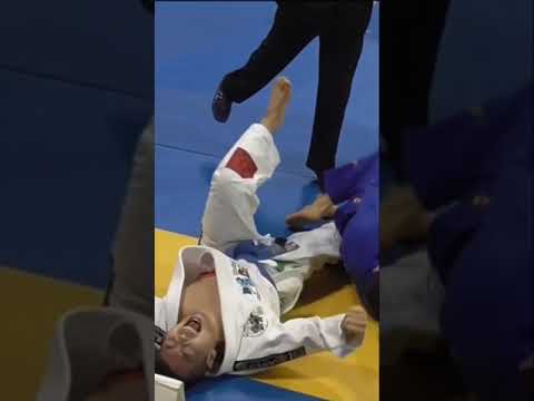 BIG REVERSAL by CHOKE #bjj #jiujits #judo #choke #martialarts #柔術#柔道 #格闘技 #絞技 #Shorts