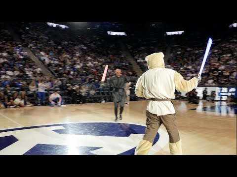 Star Wars Halftime Show! Cosmo the Last Jedi