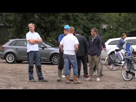 Eerste paal nieuwe supermarkt Strijen