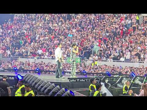 Stray Kids - CINEMA (Lee Know & Seungmin) (dominATE at Tottenham Hotspur Stadium, London 18/07/2025)
