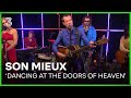 Son Mieux speelt 'Dancing at the Doors of Heaven' | 3FM Live Box | NPO 3FM