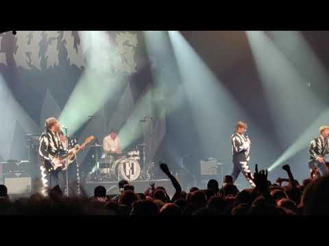 The Hives - Live in Paris