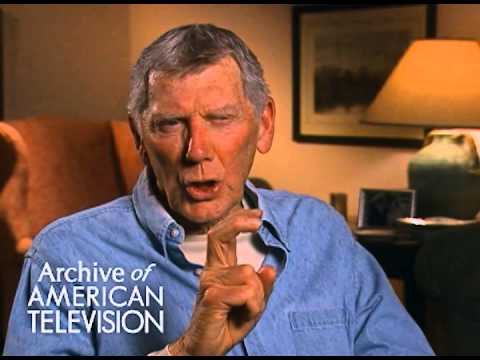 Robert Butler discusses directing the "Moonlighting" pilot - EMMYTVLEGENDS.ORG