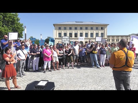 MV Spezial: Demonstrierende fordern bessere Bedingungen für die Pflege