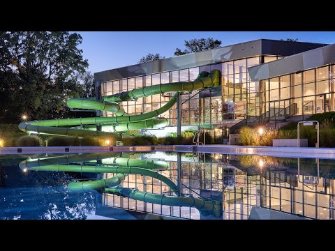 Unsere großzügige Schwimmhalle bildet mit dem dazugehörigen Freibad das Kombibad Prohlis. Wir freuen uns auf Sie.