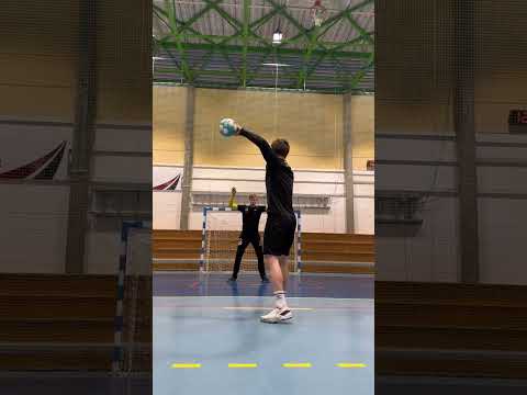 #trickshort Replying to @Nahm.jbk. One of my favs #handball #handballplayer #scr