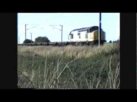 Class 37 37888 & Class 66 66016 passing Frinkley Lane Crossing ECML 07/09/1999