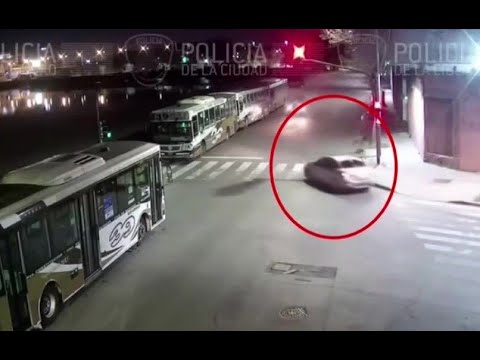 Persecución y tres delincuentes detenidos en Pompeya