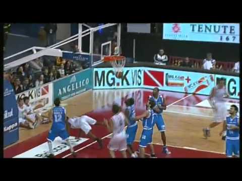 Angelico Biella-Banco Sardegna Sassari 73-78
