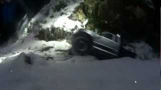 preview picture of video 'Snow Trailing scx10 summit wraith.avi'