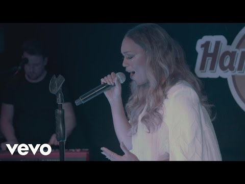 Rebecca Ferguson - Superwoman (Live at Hard Rock Cafe)