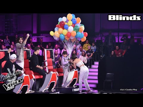 Überraschender Auftritt mit Riesen-Geschenk: Coach Lena singt "99 Luftballons" | The Voice Kids 2023