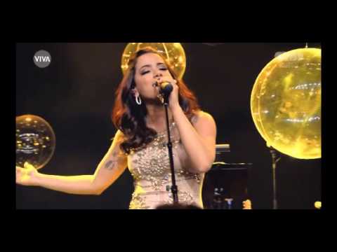 Anitta no Globo de Ouro - Como Uma Deusa