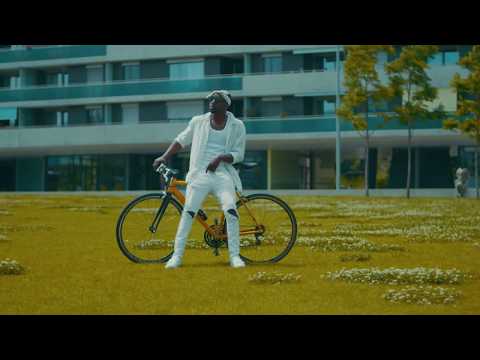 Flowlly - Me connaissent pas (Prod. by Fuego)