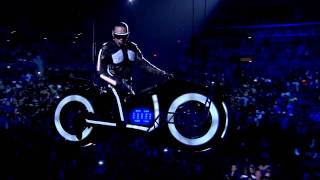 Black Eyed Peas @ Staples Center (HD) - Rocking to the Beat (Taboo Solo)