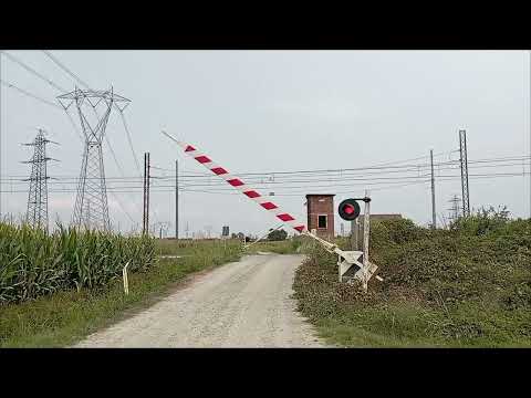Passaggio a livello di strada Mirabella - Vignale