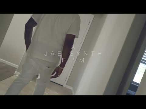 SMELL LIKE MONEY CLYDE CARSON feat. FLACKO SLIM AARON LE   OFFICIAL VIDEO Filmed by @jaesynth  ￼