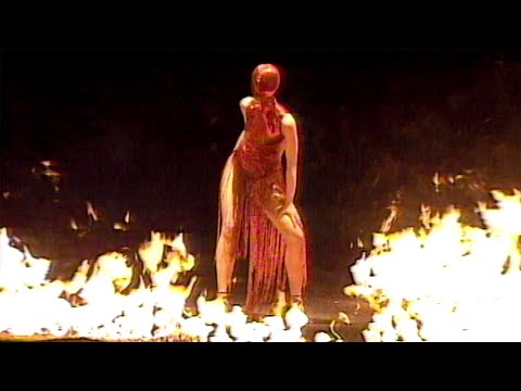 ALEXANDER McQUEEN's Fiery Fall 1998 Runway | Videofashion Archives