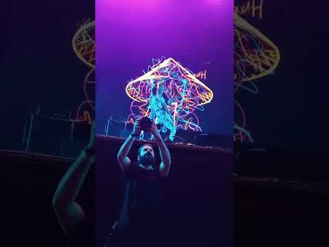 algo tiene que cambiar . Alan sutton y las criaturitas de la ansiedad 05/11/2023