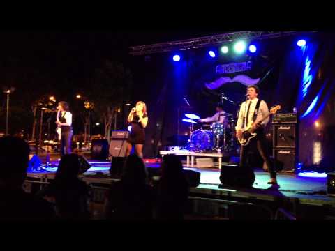 Suzy & Los Quattro - Delighted To See You (Honeybus cover) Live in Platja D'Aro Desemboca Festival