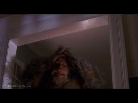 Tall People Use This Life Hack To Never Hit Your Head On A Doorway Again