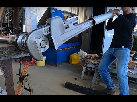CAT Backhoe 420E--Stabilizer Cylinder Rebuild--CATERPILLAR MACHINES