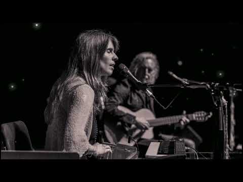 Deva Premal & Miten - Gayatri Mantra (extended to 108 cycles live 'Satsang' version)