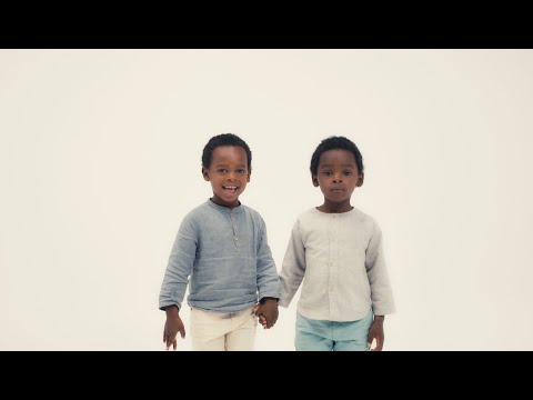 Golden Gospel Singers feat Cyprien Zeni & Natacha Kanga - In The Sanctuary