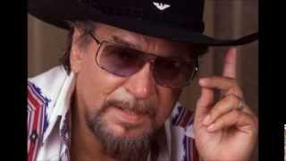 Waylon Jennings - Don't You Think This Outlaw Bit's Done Got Out of Hand