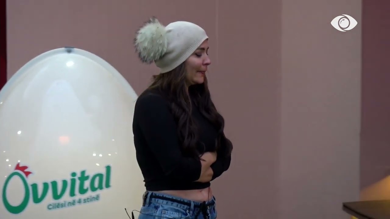 Rozana përlotet pasi sheh nipin, Laerti i qëndron pranë banores: Mos bëj kështu