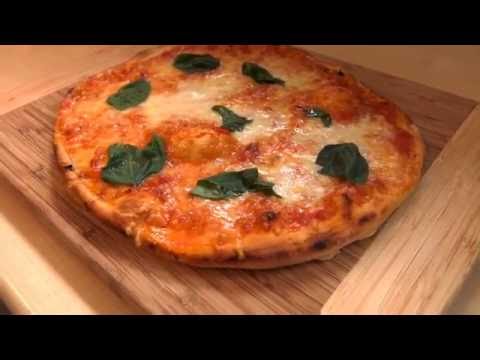 PIZZA Rezept - schnell, einfach und übertrieben gut!