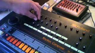 Video thumbnail for TR-808 vs MFB-522 by lesingemonotone
