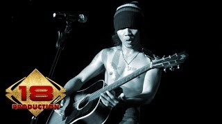Download lagu Slank - Hujan (Live Konser Bandung 12 November 2006) mp3 Download lagu Slank - Hujan (Live Konser Bandung 12 November 2006) mp3