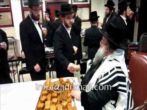 Skolya Rebbe Tashlich & Lekach Erev Yom Kipur 5772