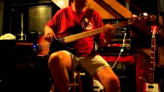 Geraldine & John - Joe Jackson bass guitar cover.MOV