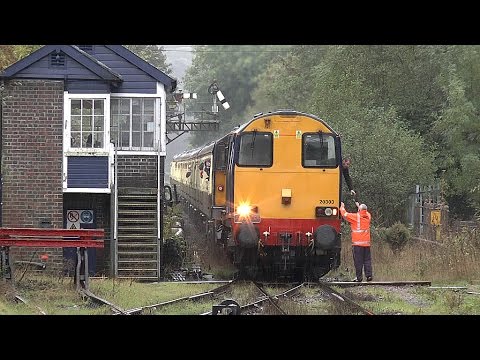 'Heart of Wales Explorer' Class 20's 20303 & 20304 11/10/2014