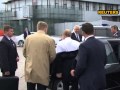 Путин прилетел в Минск и начал раздеваться прямо в аэропорту 