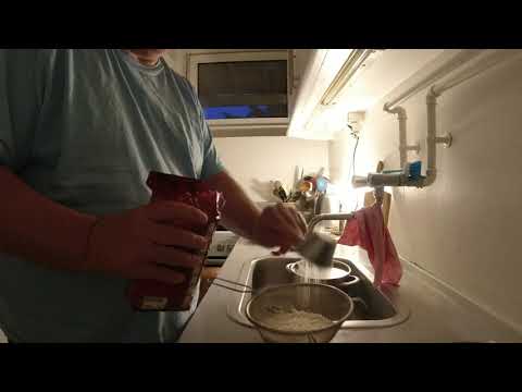 MongoTV_3669 - Mongo Madskole - FRIKADELLER Med Ris - RØDKÅL og Brun Sovs