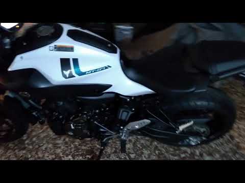 Yamaha mt 07 al corte