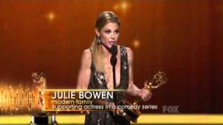 Julie Bowen reoit l'Emmy Award de la meilleure actrice dans une comdie