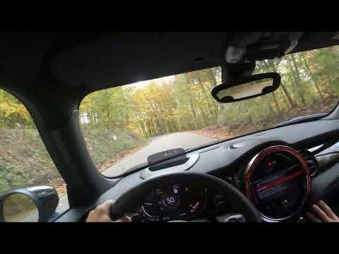 Mini Cooper JCW 2022 spirited drive