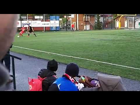 Ville Moilanen (TP-47 punainen #18) kaadetaan läpiajossa