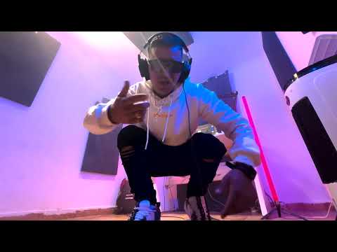 Mucho Fumeteo (VIDEO OFICIAL) @Bhraidy