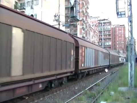 E655.246 in partenza col MRS 67010 Villa San Giovanni - Novara