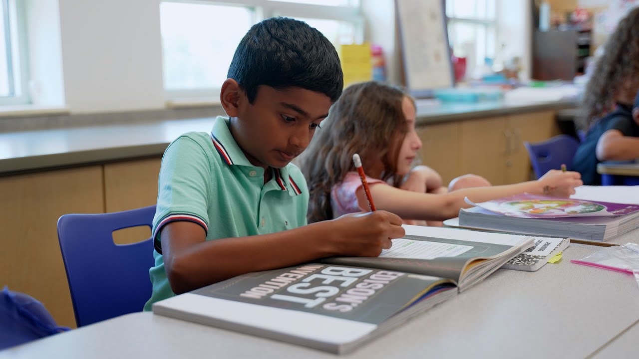 Leveraging Prior Knowledge to Build Understanding